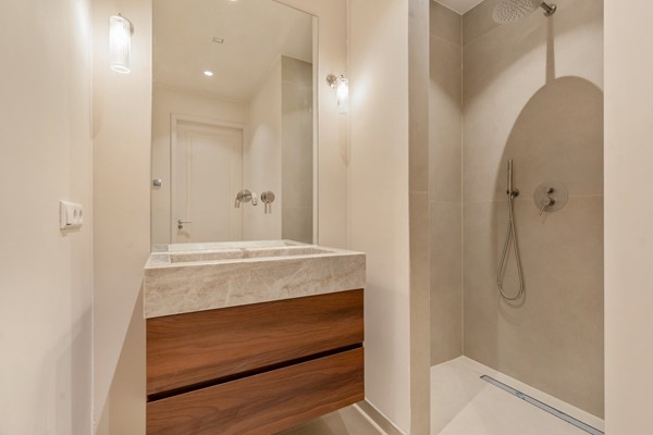 Medium property photo - Zocherstraat, 1054 MA Amsterdam